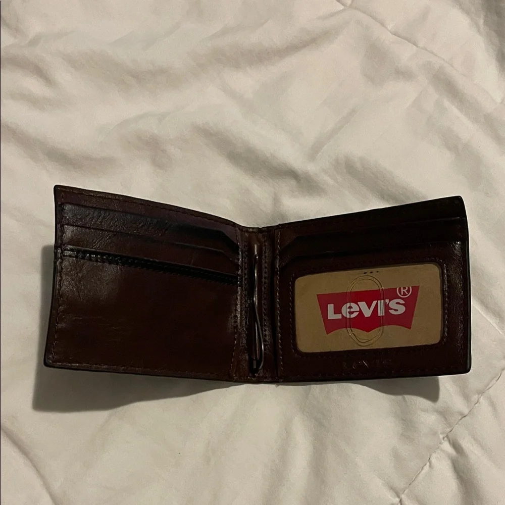 NWT Levi's Dark Brown Leather Wallet